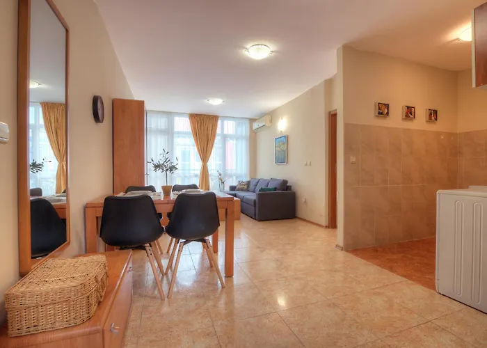 伊力特4号公寓 *