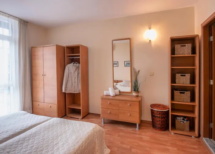 伊力特4号公寓 *