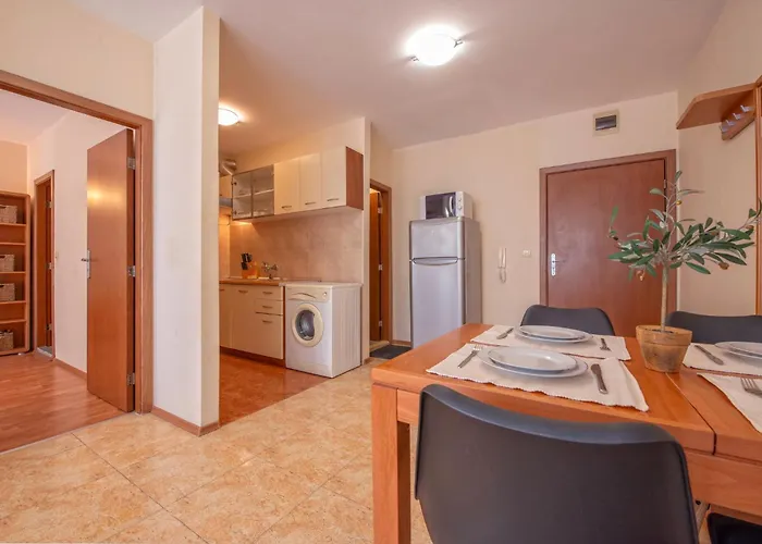 伊力特4号公寓 *