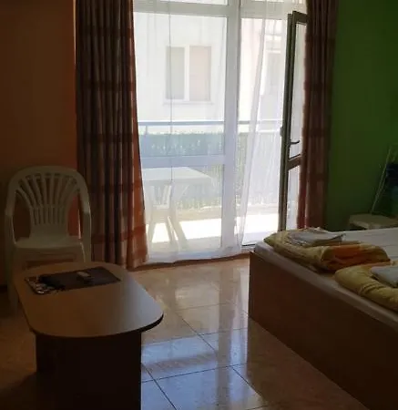 Apartman Elit 4 *