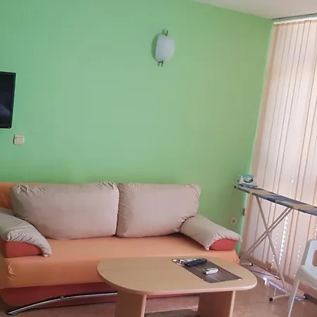 Elit 4 Apartments Апартаменти