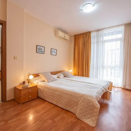 Elit 4 Apartman Napospart