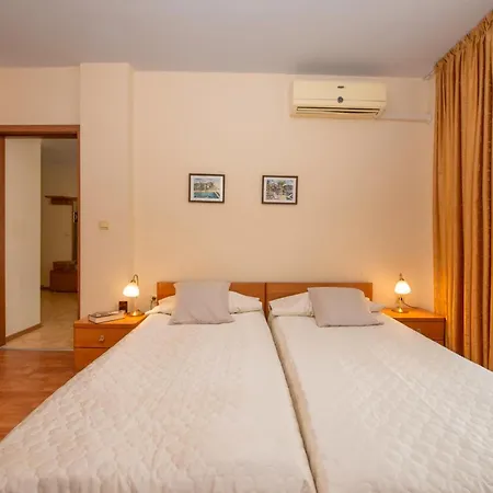 Апартаменти Elit 4 Apartments