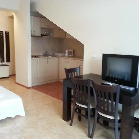 Elit 4 * Napospart